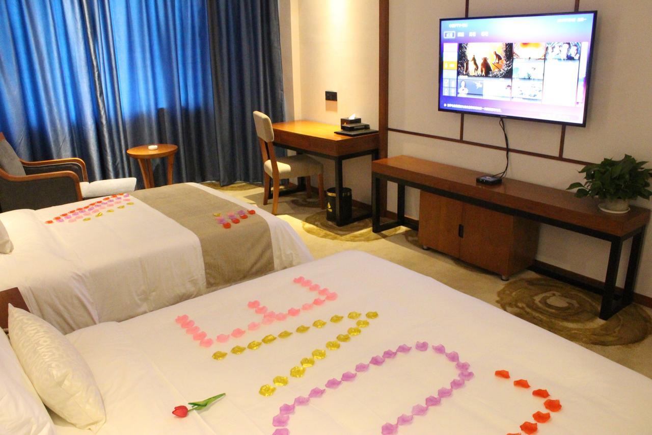 Fu Hua International Hotel Dunhuang Buitenkant foto